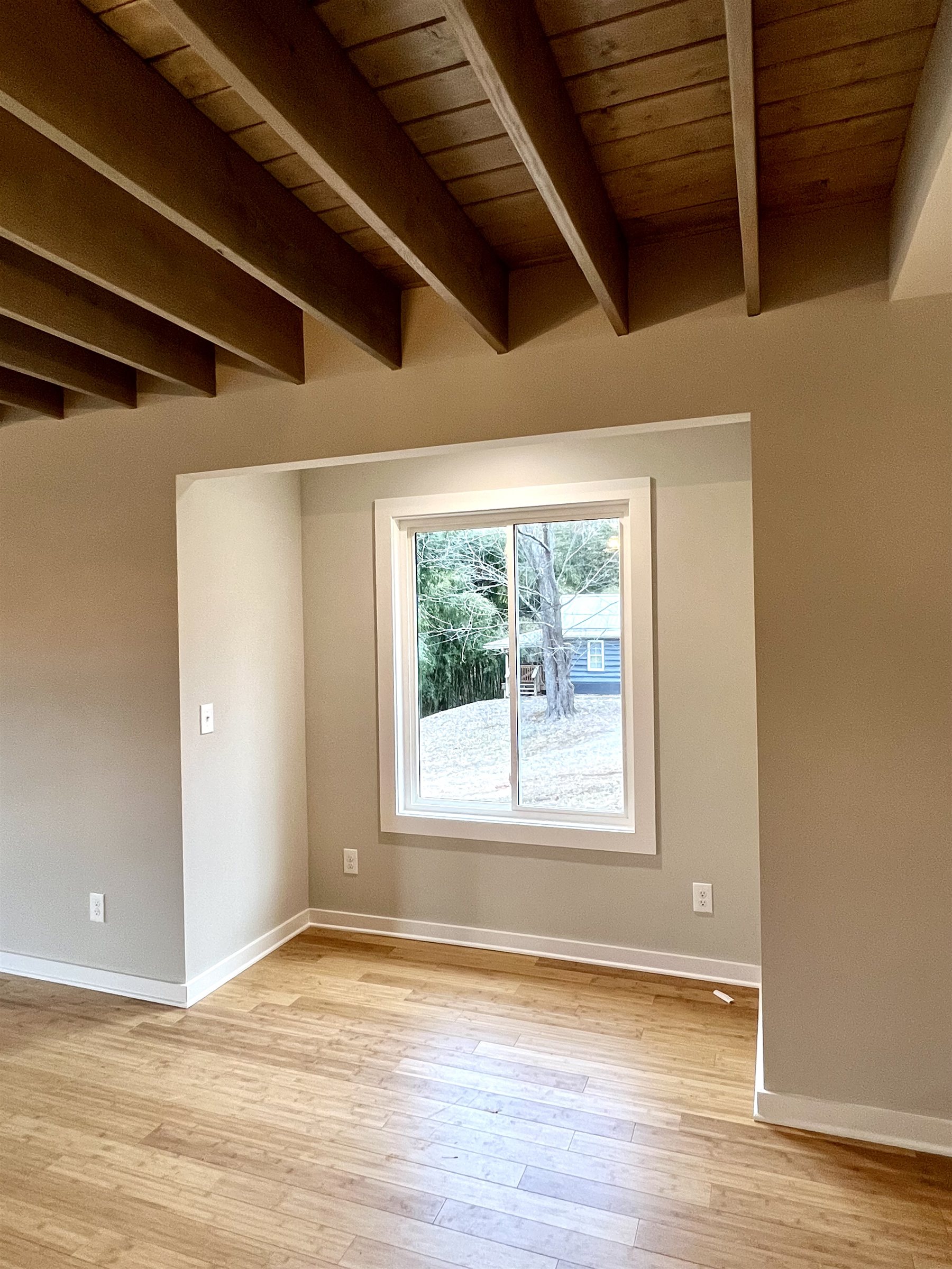 Standard Cottage XL 3 Bed, dining nook with tongue-and-groove wood ceiling